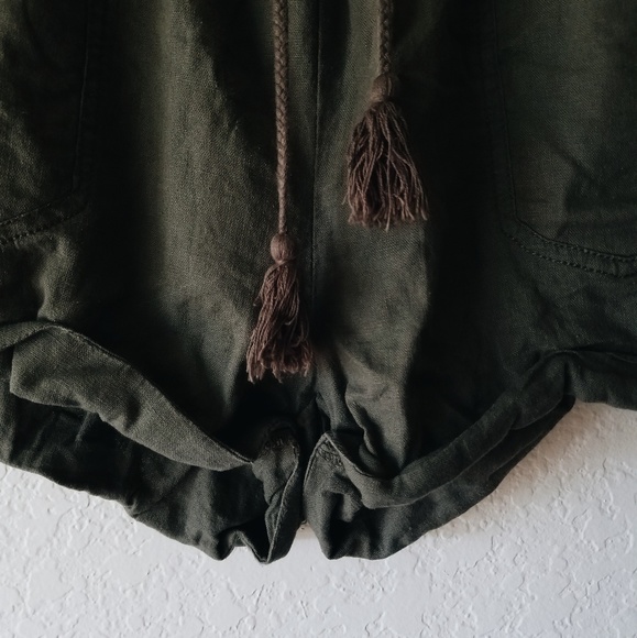 Army green drawstring linen shorts - Picture 2 of 4